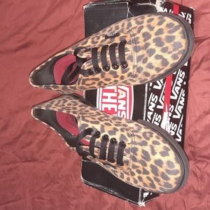 Lo Pro Vans.. Leopard print